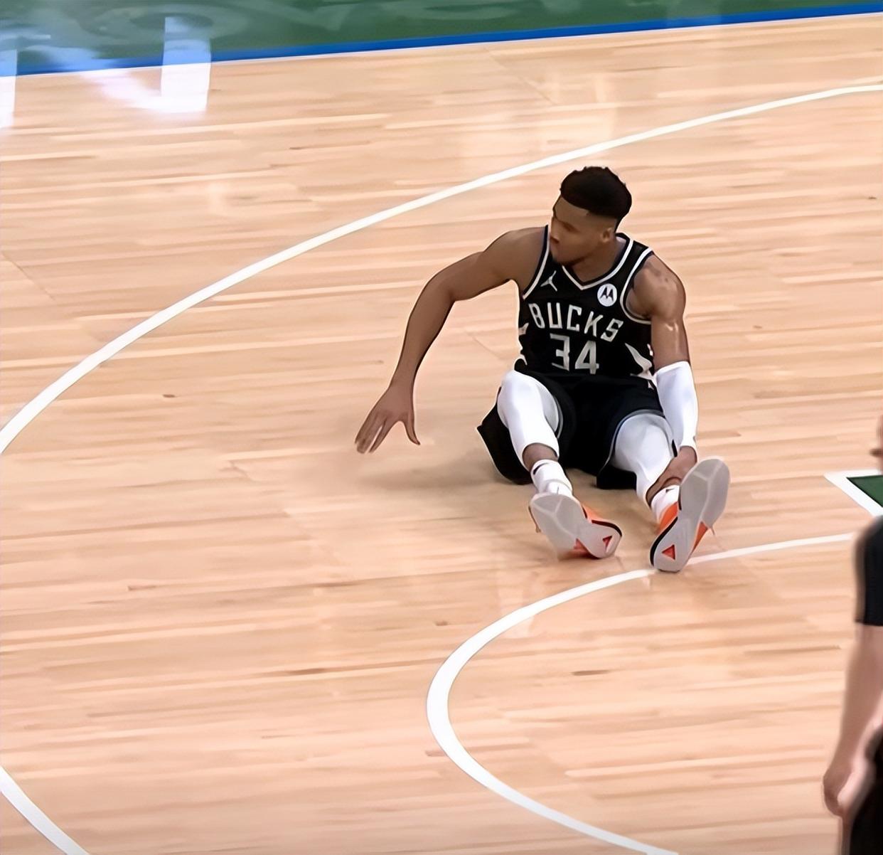 开云登录入口-包含勇士不断突破！，字母哥连续七场比赛得分超过刷新纪录赛场气氛高涨的词条